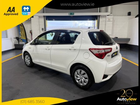 2019 Toyota Vitz - photo 5