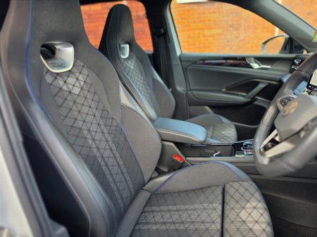 2025 Volkswagen Tiguan - photo 14