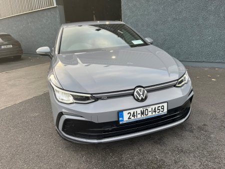 2024 Volkswagen Golf - photo 3