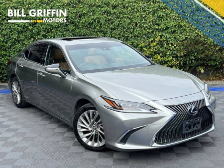 2021 Lexus ES LUXURY 2.5 HYBRID AUTO ** HUGE SPEC ** // LEATHER HEATED & COOLED SEATS // 360 PARKING CAMERAS // OP
