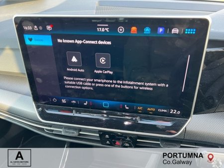 2025 Volkswagen Golf - photo 11