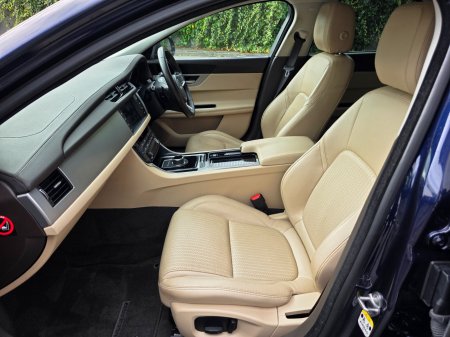 2019 Jaguar XF - photo 25