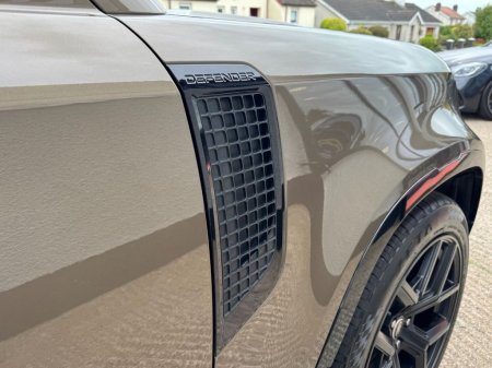 2022 Land Rover Defender - photo 16