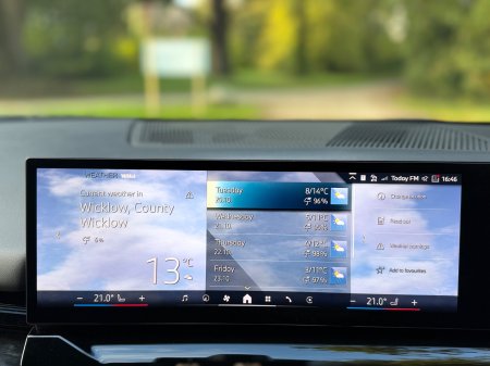 2024 BMW 5-Series - photo 25