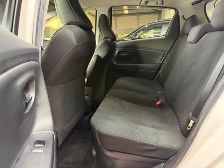 2017 Toyota Vitz - photo 30