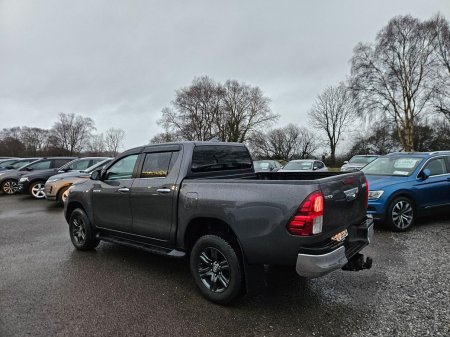 2025 Toyota Hilux - photo 10