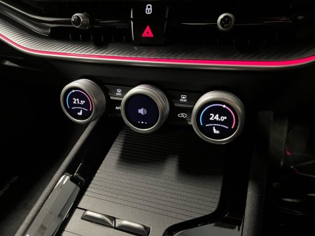 2025 Skoda Superb - photo 13