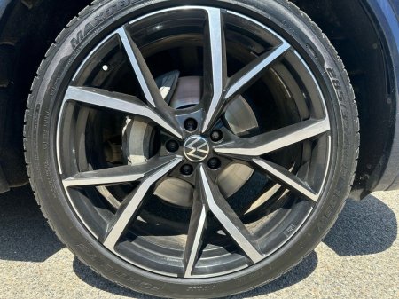 2024 Volkswagen Touareg - photo 5