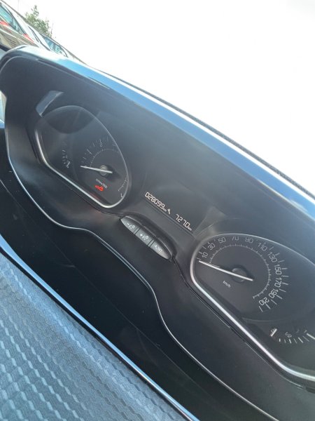 2018 Peugeot 2008 - photo 9