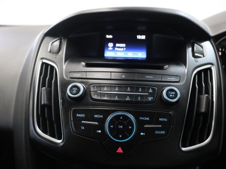 2016 Ford Focus - photo 15