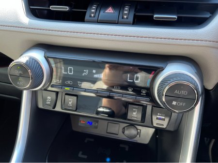 2020 Toyota RAV4 - photo 18