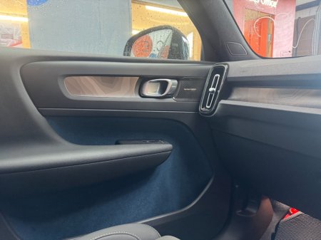 2023 Volvo XC40 - photo 11