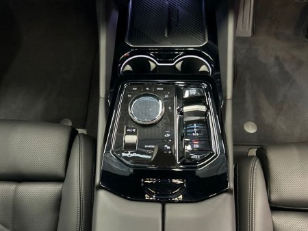 2026 BMW 5-Series - photo 10