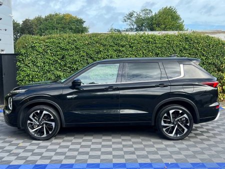 2023 Mitsubishi Outlander - photo 3