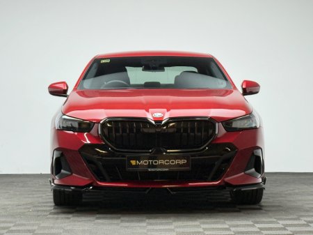 2025 BMW 5-Series - photo 2