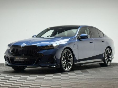 2024 BMW 5-Series - photo 3