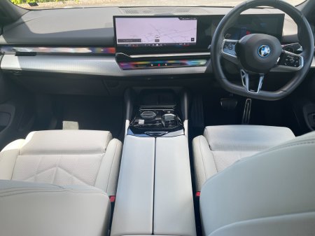 2024 BMW 5-Series - photo 5