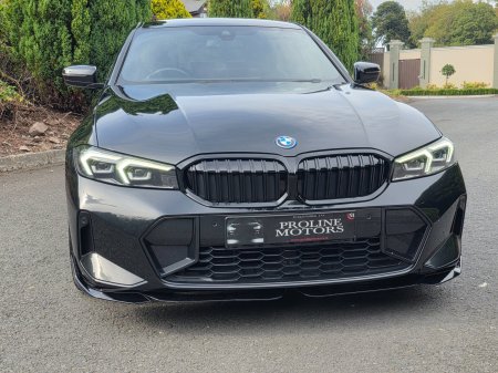 2023 BMW 3-Series - photo 7