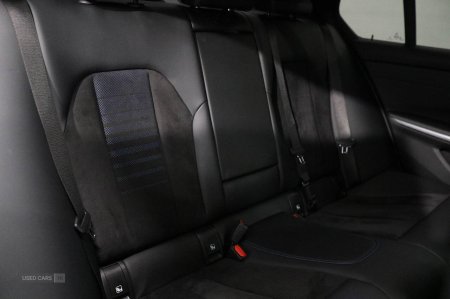 2023 BMW 3-Series - photo 16