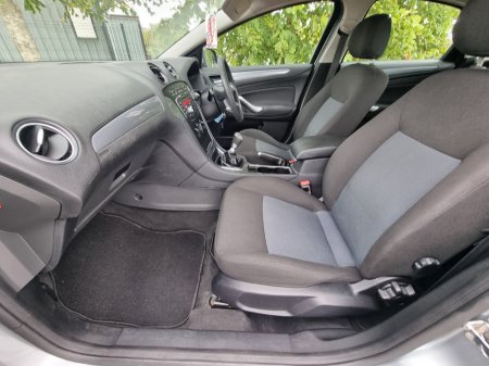 2014 Ford Mondeo - photo 16