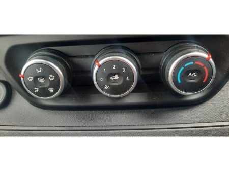 2025 Renault Trafic - photo 13