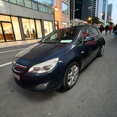 2011 Opel Astra - photo 3