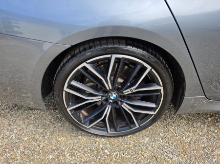 2022 BMW 5-Series - photo 11