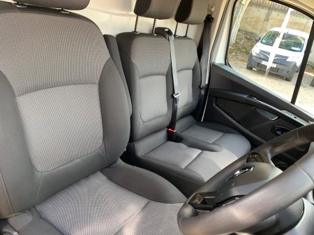 2023 Renault Trafic - photo 17