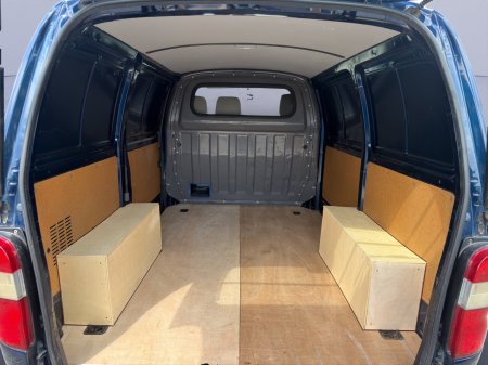 2008 Toyota HiAce - photo 15