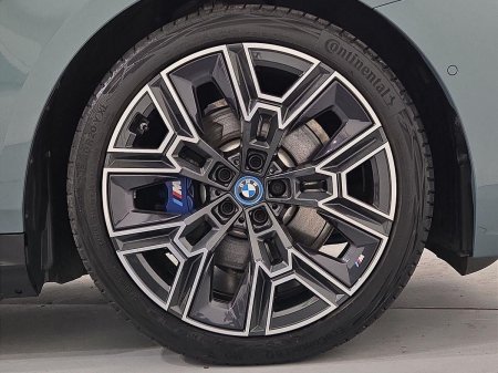 2025 BMW 5-Series - photo 14