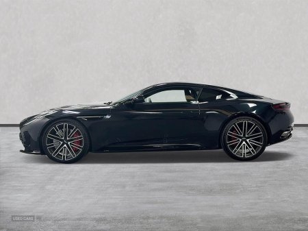 2025 Aston Martin DB12 - photo 11