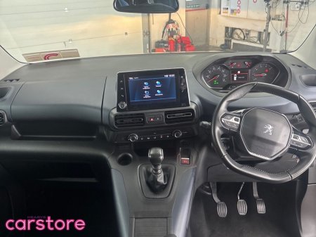 2021 Peugeot Rifter - photo 11