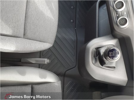 2026 Nissan Interstar - photo 15