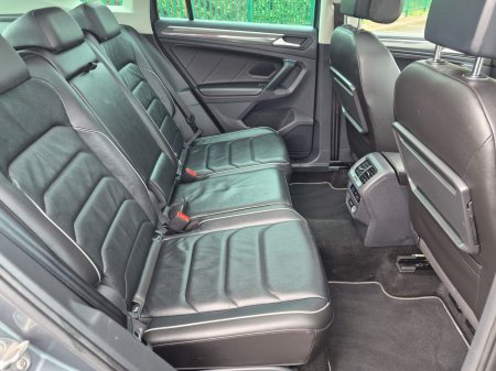 2020 Volkswagen Tiguan - photo 11