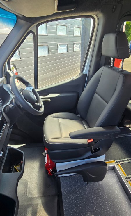2026 Mercedes-Benz Sprinter 519 Bus 19 Seats + Wheelchair - photo 8