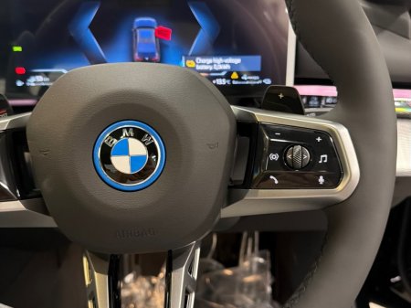 2026 BMW 5-Series - photo 17