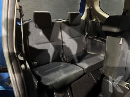 2017 Toyota Sienta - photo 14