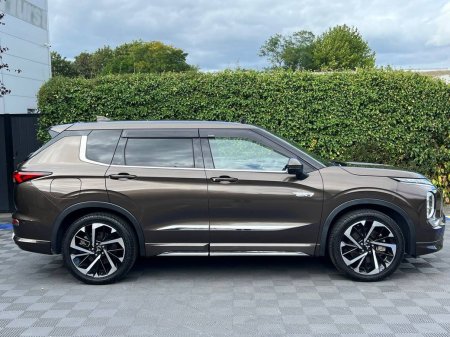 2022 Mitsubishi Outlander - photo 3