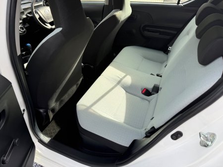 2018 Toyota Aqua - photo 8