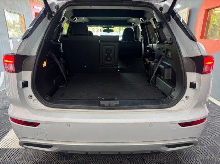 2024 Mitsubishi Outlander - photo 7