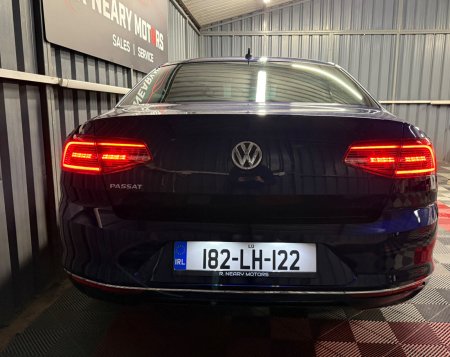 2018 Volkswagen Passat - photo 2