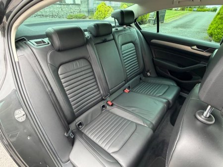 2019 Volkswagen Passat - photo 15