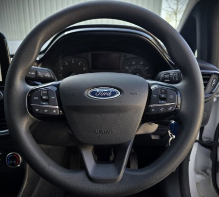 2020 Ford Fiesta - photo 15