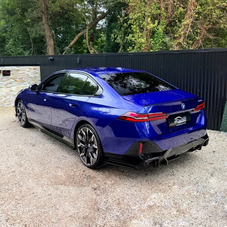2026 BMW 5-Series - photo 8