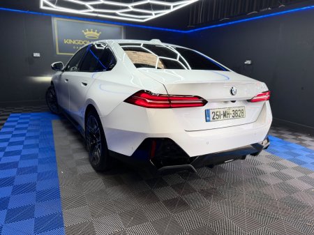 2025 BMW 5-Series - photo 9