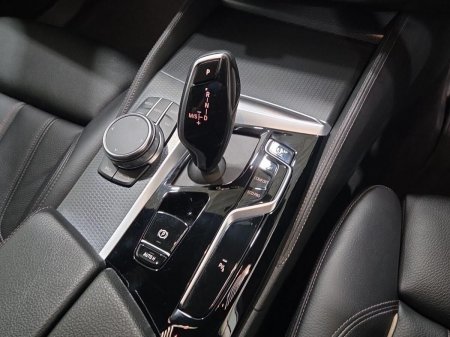 2023 BMW 5-Series - photo 10