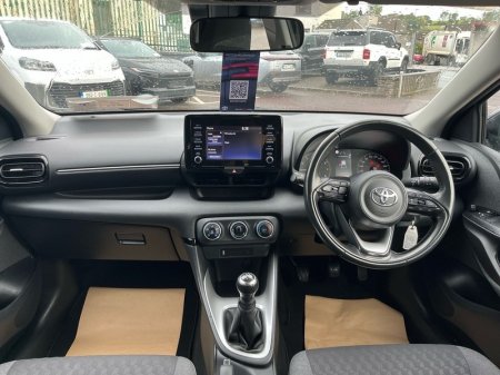 2022 Toyota Yaris - photo 8