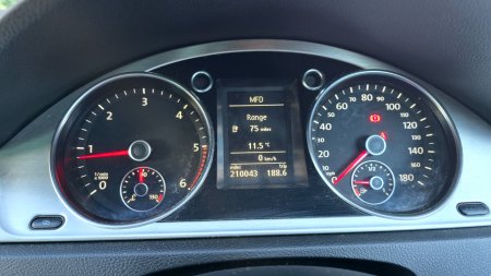 2011 Volkswagen Passat - photo 11