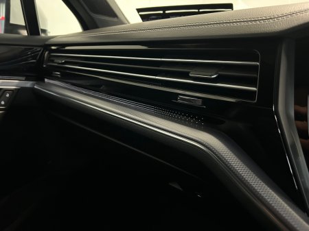 2019 Volkswagen Touareg - photo 11
