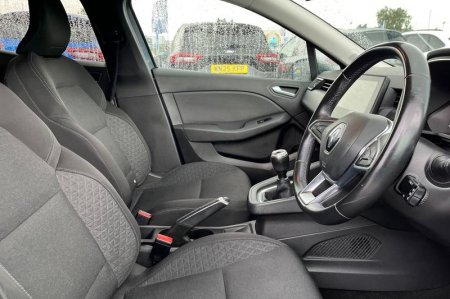 2020 Renault Clio - photo 17